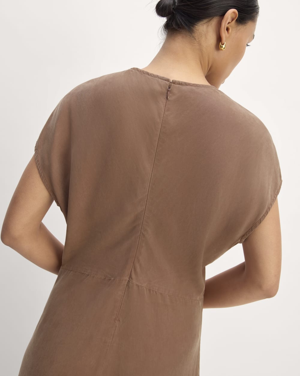 The TENCEL Short-Sleeve Midi Dress | Carob Brown Everlane The TENCEL Short-Sleeve Midi Dress | Carob Brown Everlane