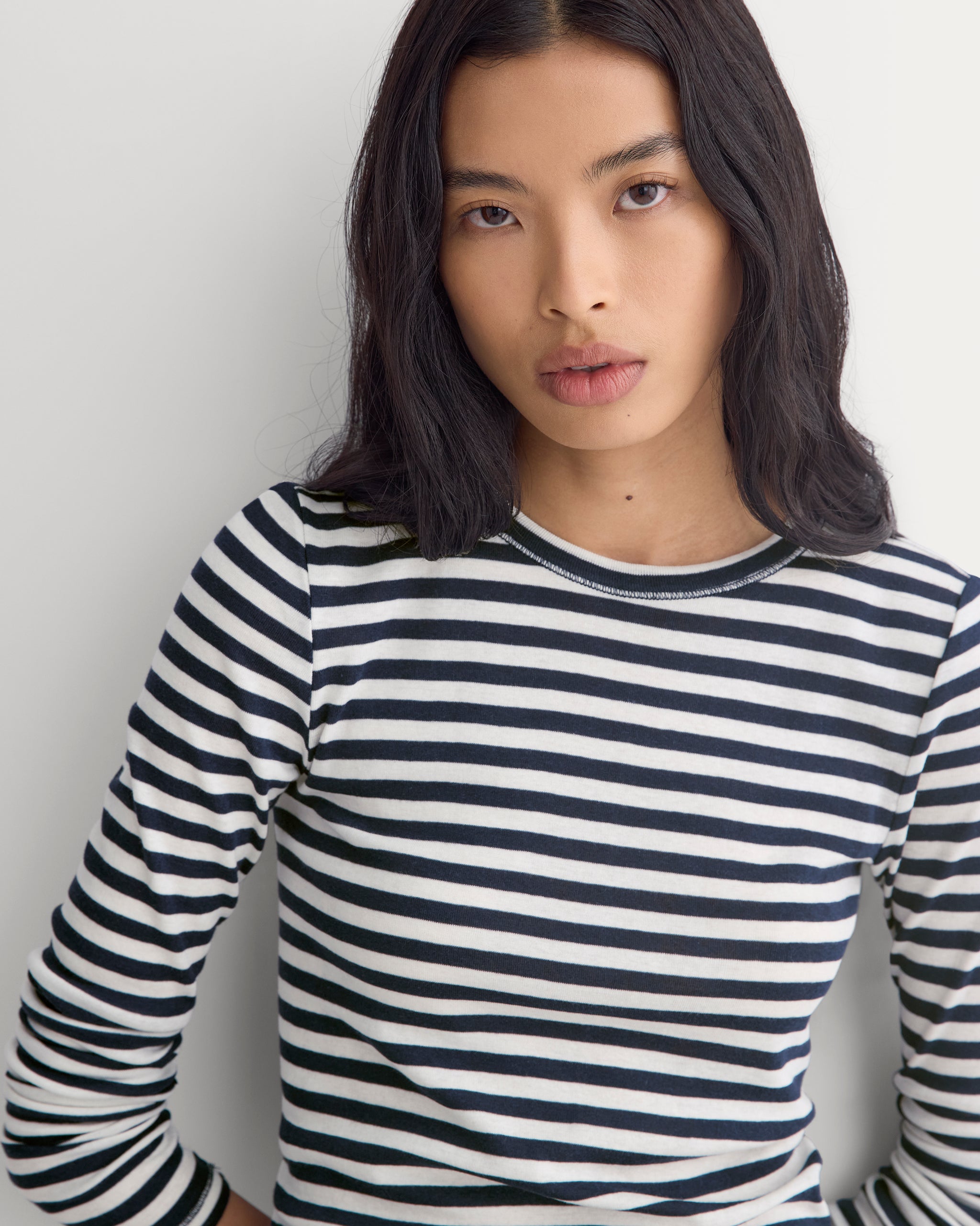 Tissue Long-Sleeve Crew | Bone / Navy