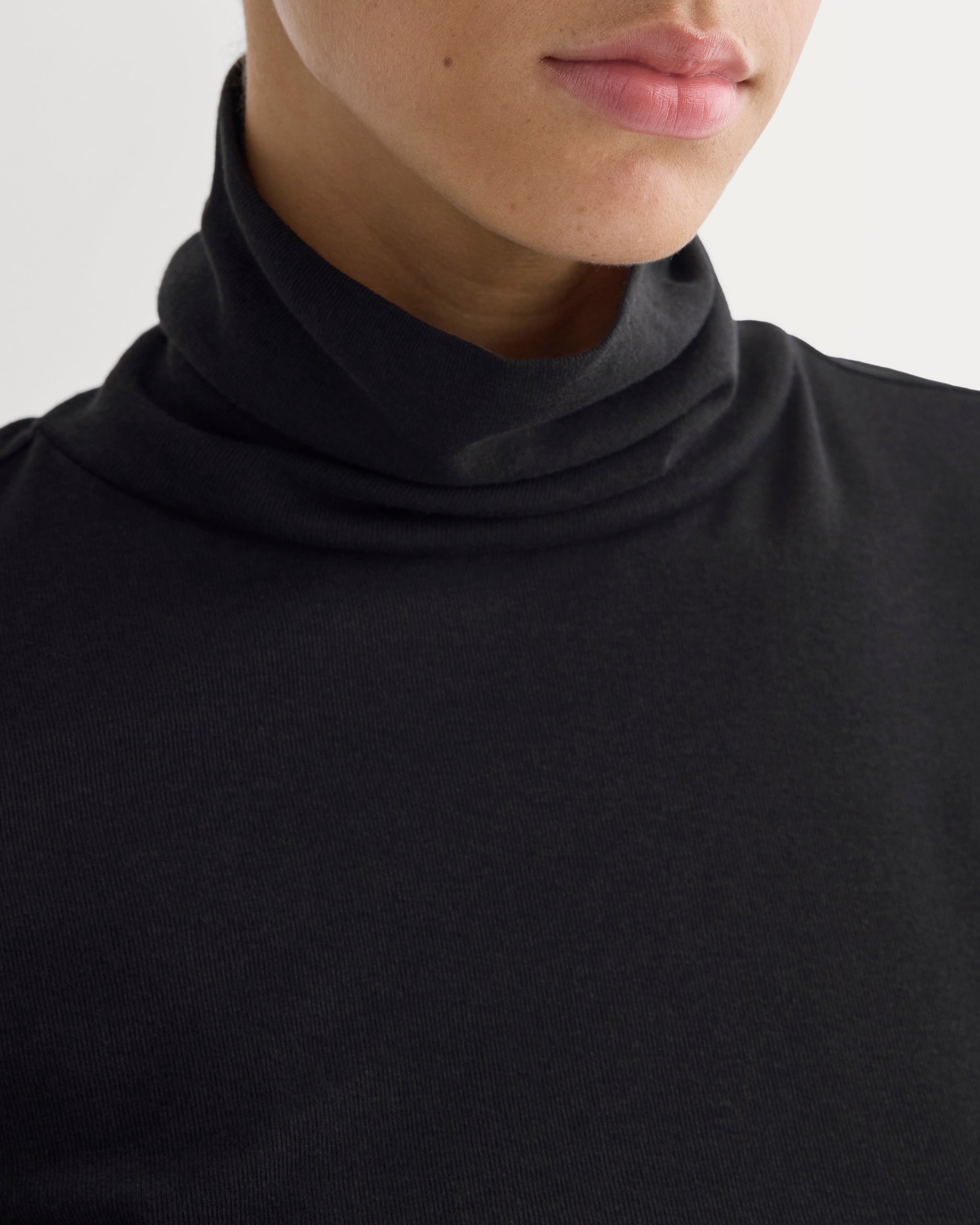 Tissue Long-Sleeve Turtleneck | Black
