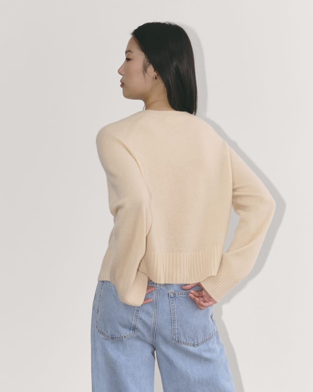 womens-cashmere-boxy-crew-sweater-cream-cream