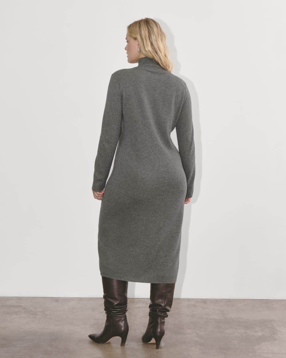 The Turtleneck Sweater Dress in Cashmere | Heather Charcoal – Everlane