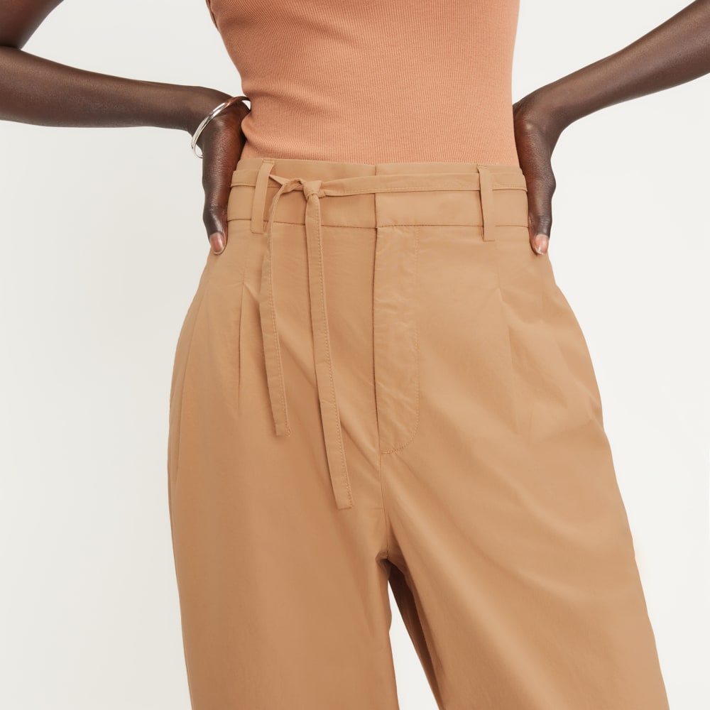 womens-poplin-pleated-taper-pant-caramel