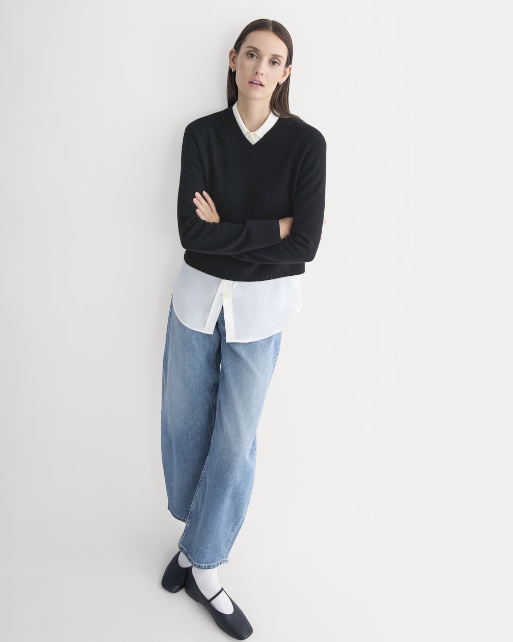 womens-cashmere-cropped-high-v-sweater-black | primary