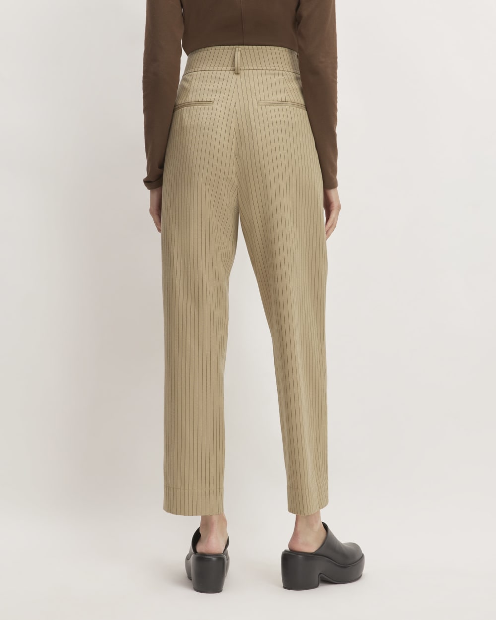 The Draper Tapered Pant in Buttersmooth | Cornstalk / Black – Everlane