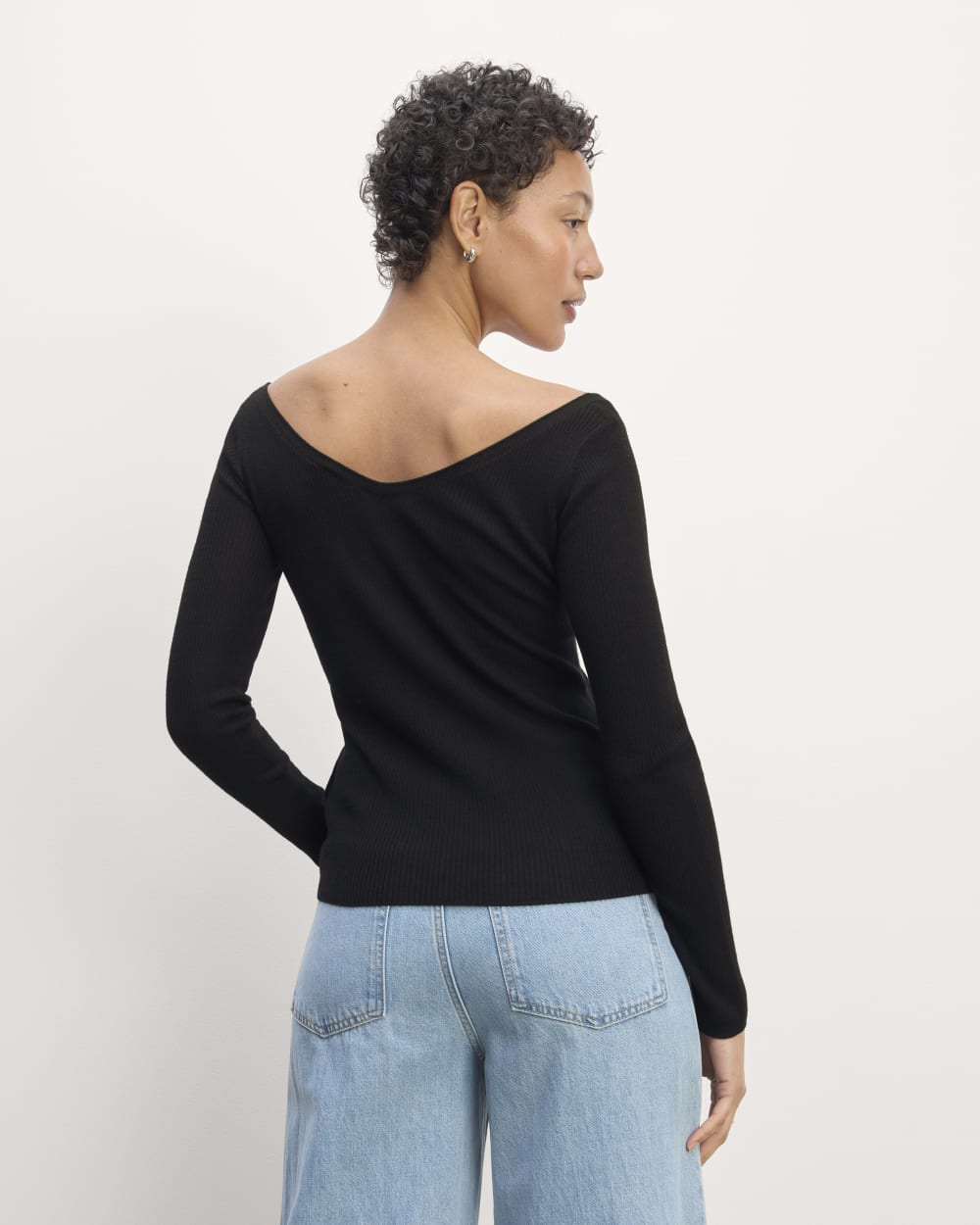 The Off-Shoulder Top in Ultrasoft Merino Black – Everlane