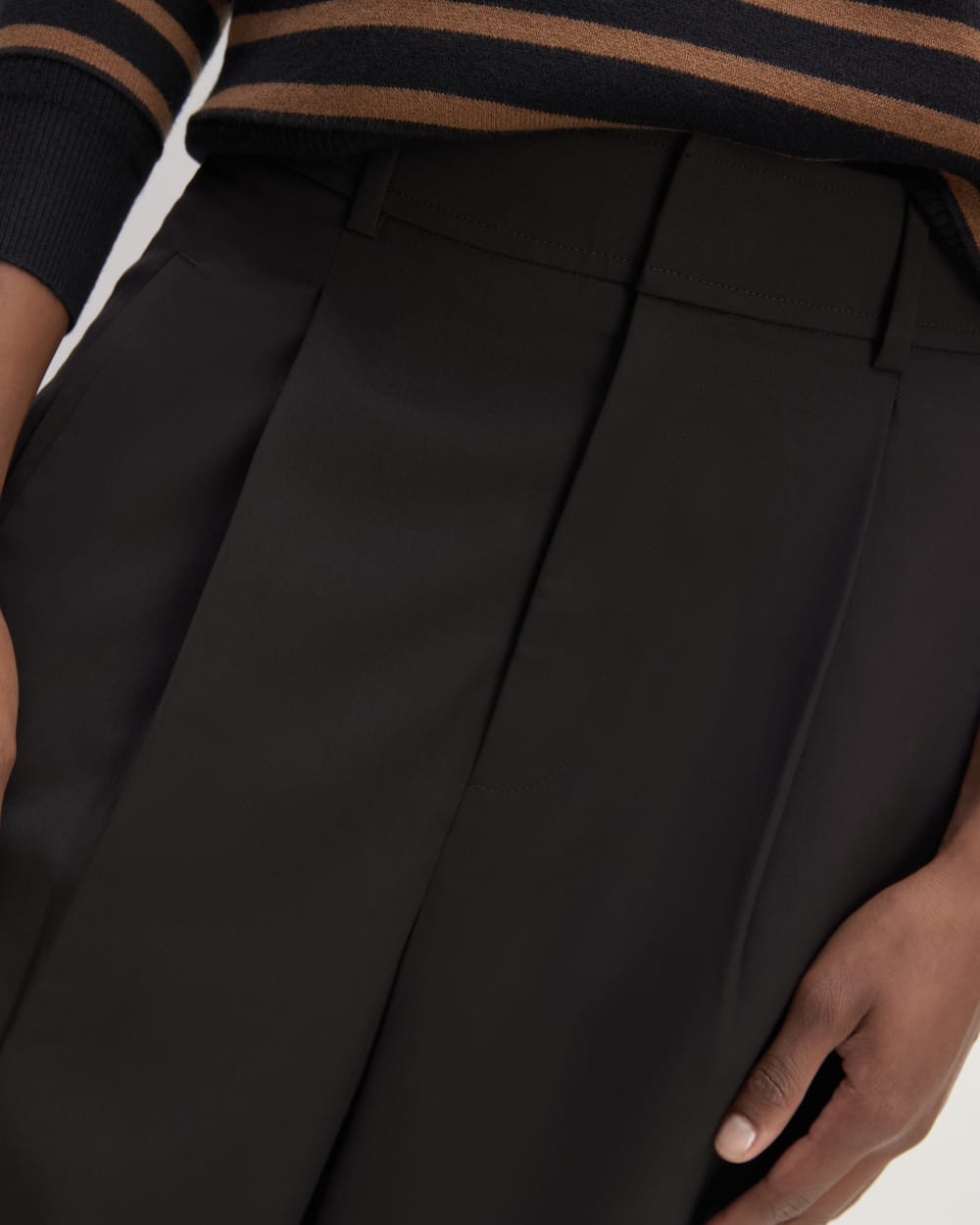 womens-italian-wool-drape-pant-black