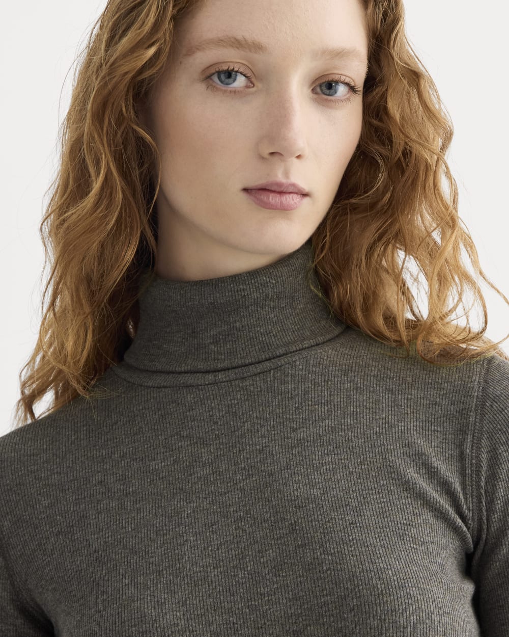 The Luxe Rib Turtleneck | Washed Heathered Fatigue – Everlane