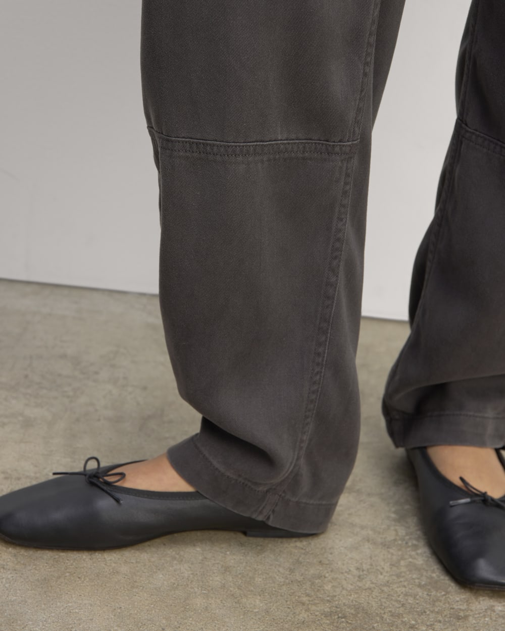 womens-relaxed-chino-graphite