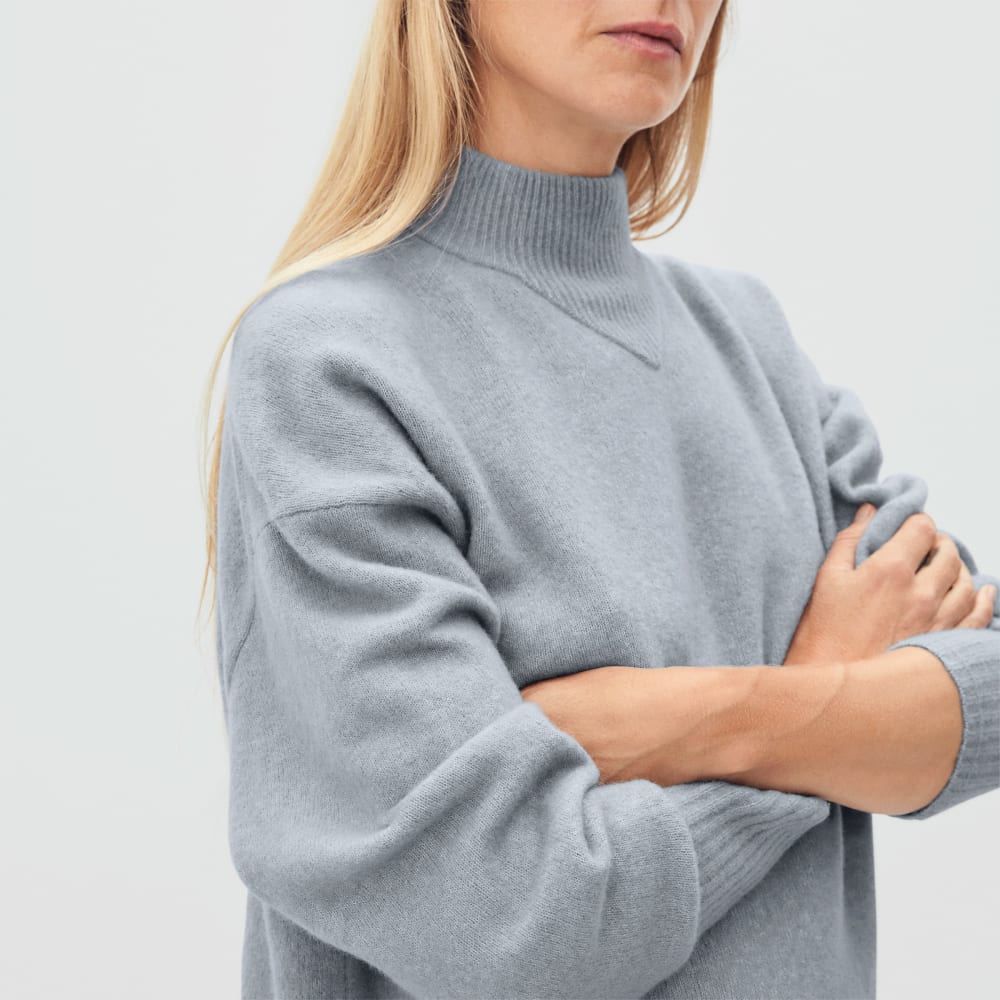 womens-bouncy-wool-sweater-smoke | alt