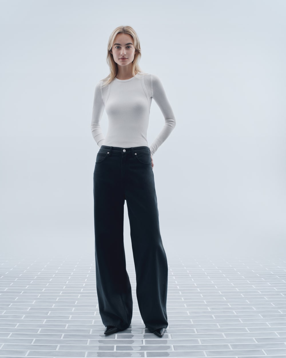 womens-baggy-jean-ink-wash | editorial