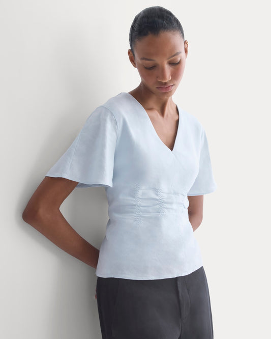 womens-cinched-top-in-stretch-linen-skywriting | primary