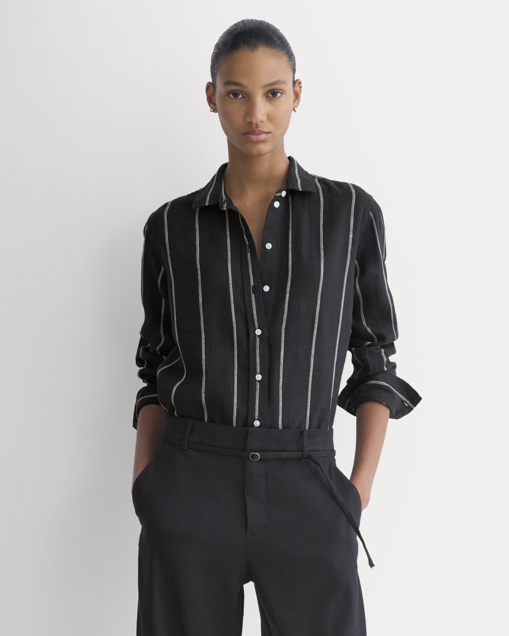 womens-relaxed-linen-shirt-black-stripe