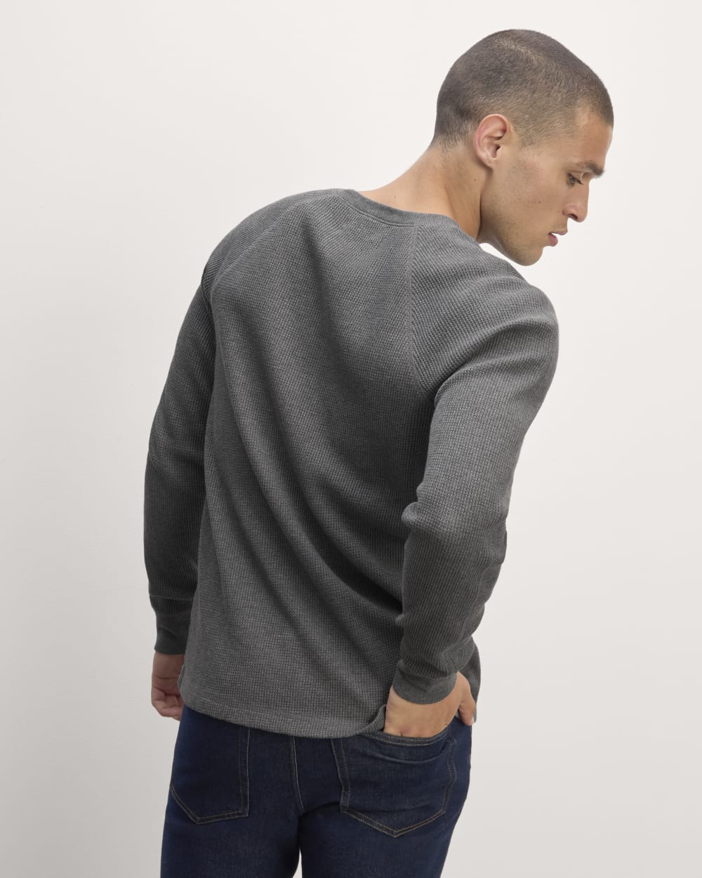The Waffle Long-Sleeve Henley | Heathered Charcoal – Everlane