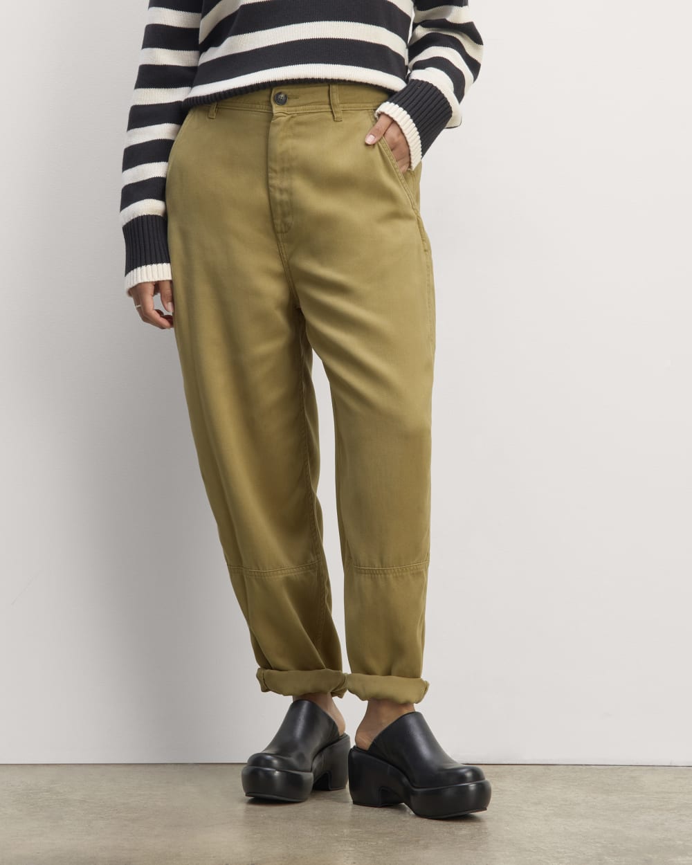 The Chino in Buttersoft | Fennel Seed – Everlane