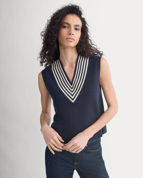 MARK & LONA ネイビー Vネックベスト Relaxed V-Neck Vest in Cotton Merino | Navy – Everlane