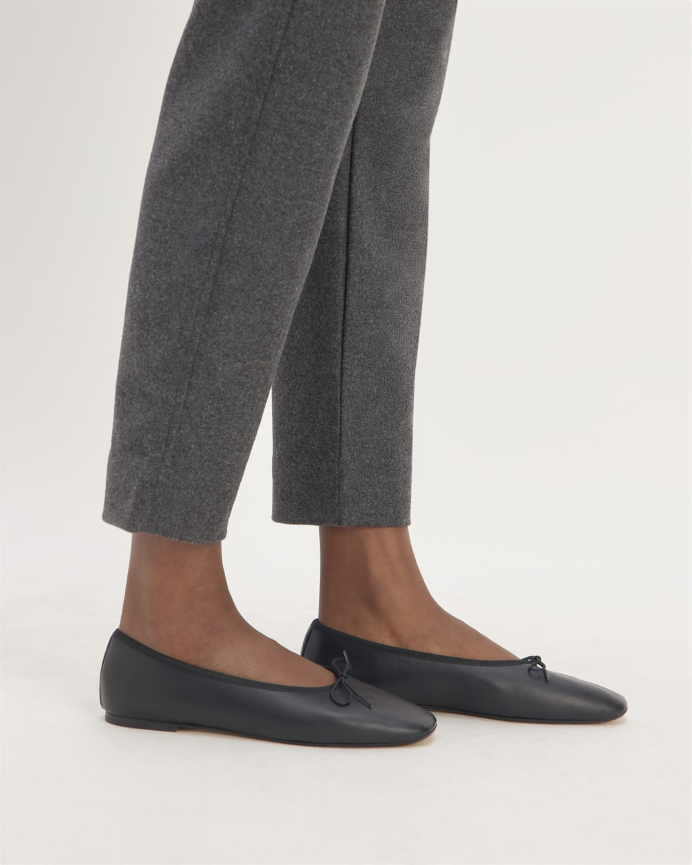 women-day-ballet-flat2-black | alt