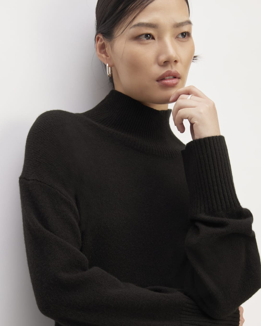 The Cashmere Oversized Turtleneck | Black – Everlane