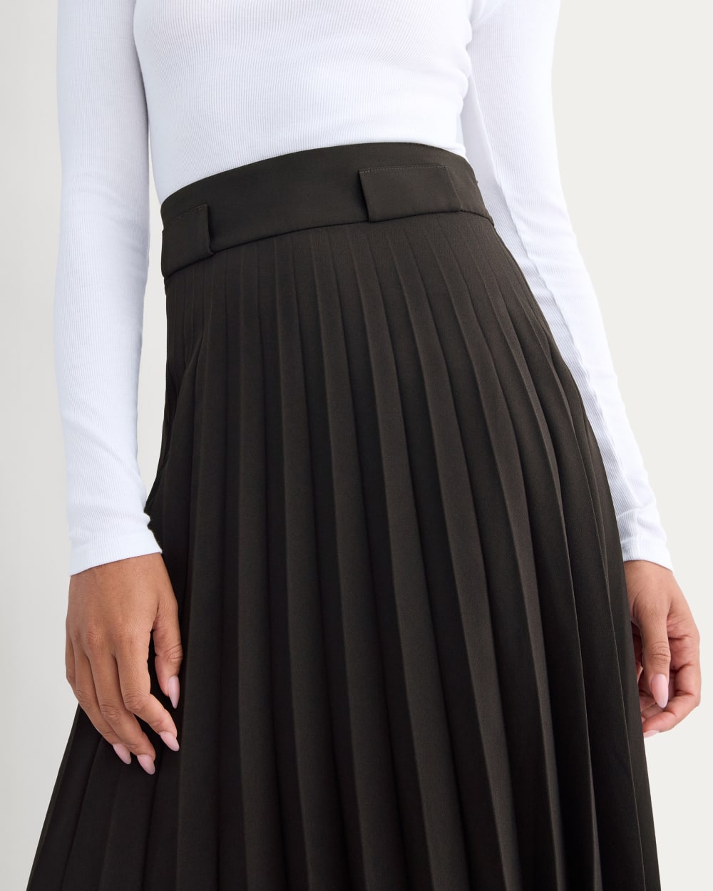 Pleated Crepe Midi Skirt | Black – Everlane