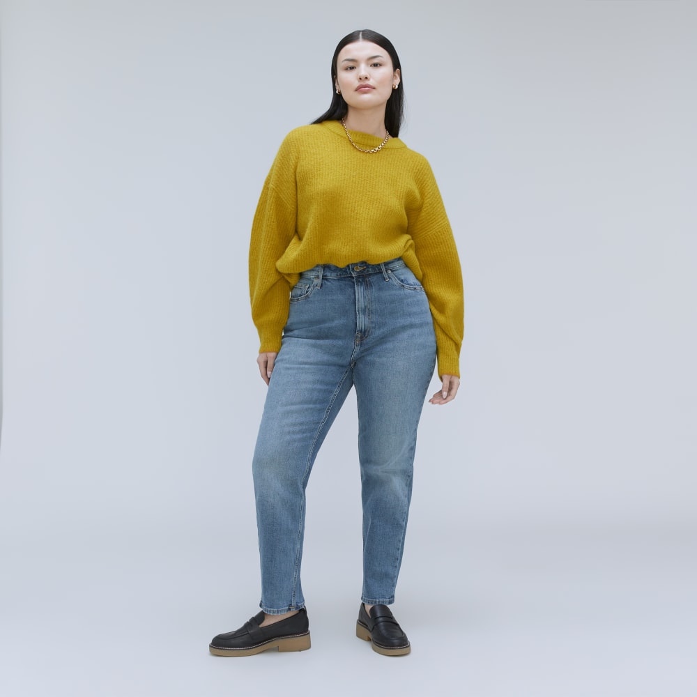 womens-curvy-cheeky-jean-ankle-worn-in-mid-blue | alt