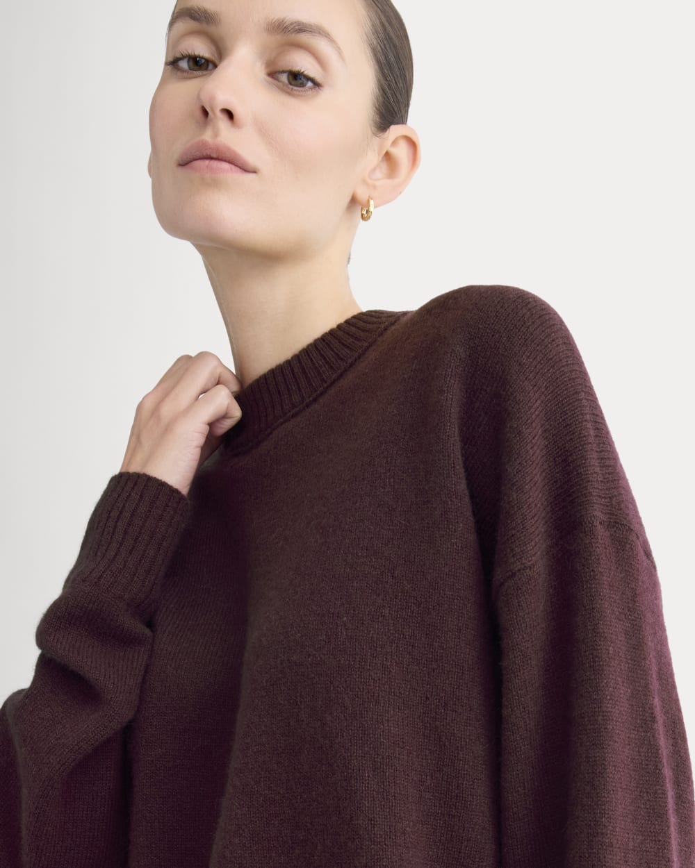 womens-cashmere-boyfriend-sweater-wine