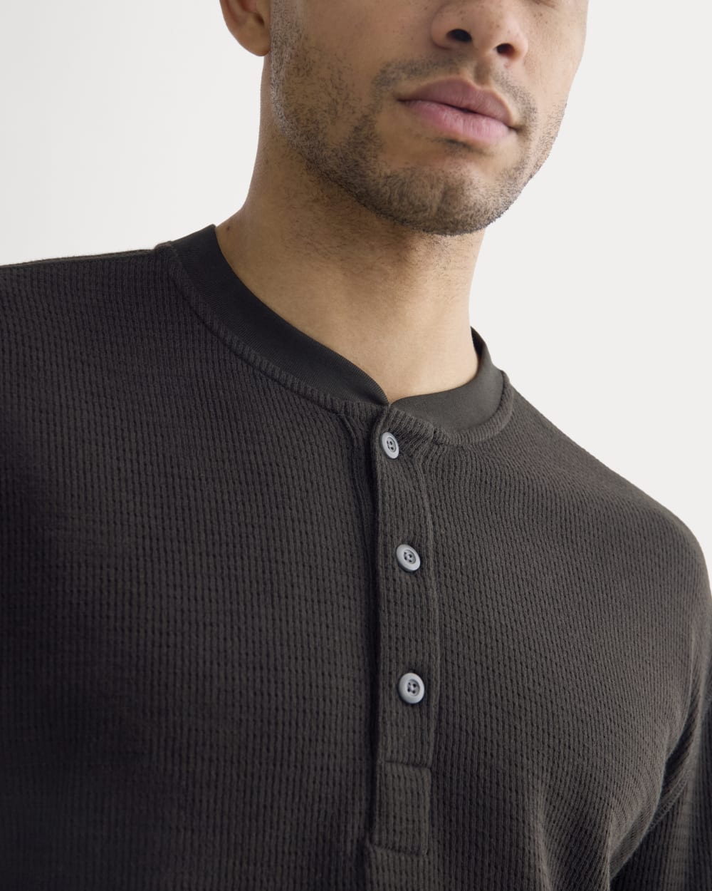 Thermal Henley in Cozy Waffle | Black – Everlane