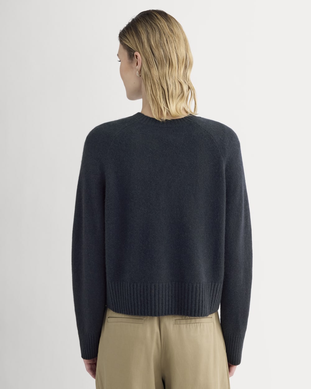The Boxy Crew in Cashmere | Navy – Everlane