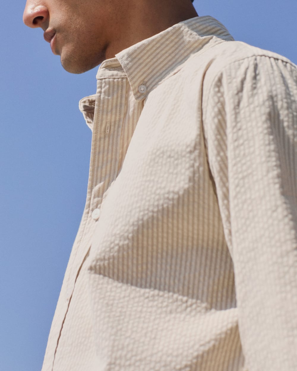 mens-seersucker-ls-resort-shirt-trench-coat-natural | editorial