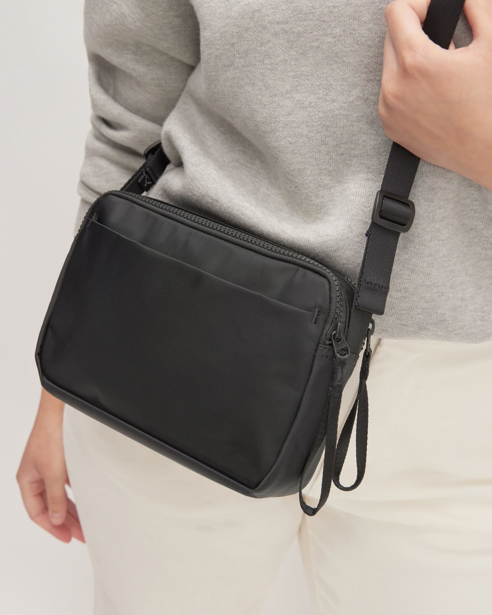 The Recycled Nylon Camera Bag | Black – Everlane