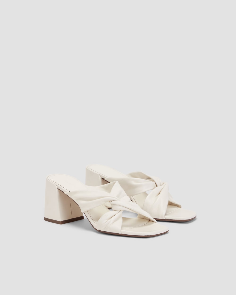 womens-leather-day-twist-heel-canvas | primary