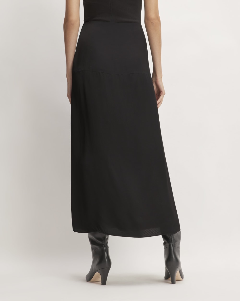 The Hammered Satin Slip Skirt | Black – Everlane