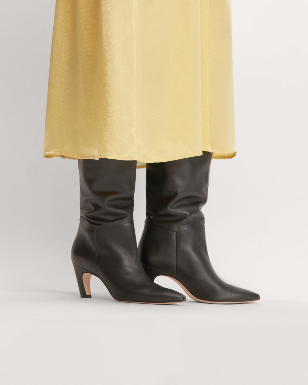 womens-knee-high-banana-heel-boot-black | alt