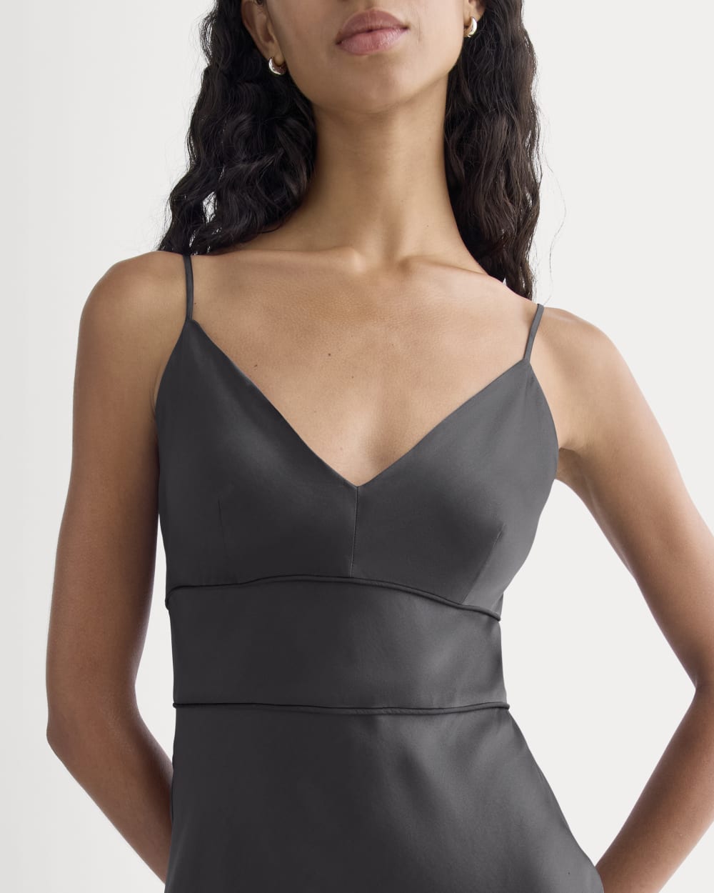 Everlane Bias Cut Slip Dress in Silk Charmeuse in Graphite, Size 00 Everlane Bias Cut Slip Dress in Silk Charmeuse in Graphite, Size 00