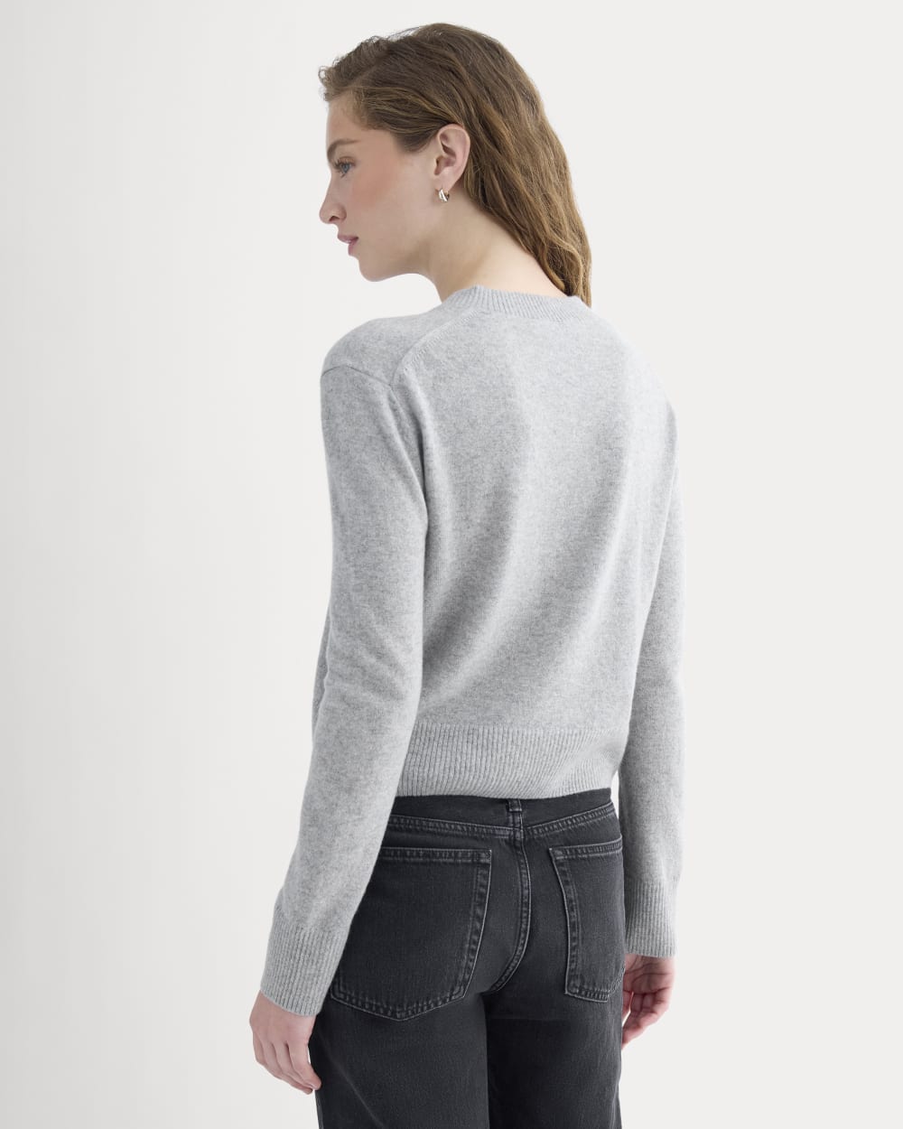 womens-cashmere-cropped-high-v-sweater-light-heather-grey