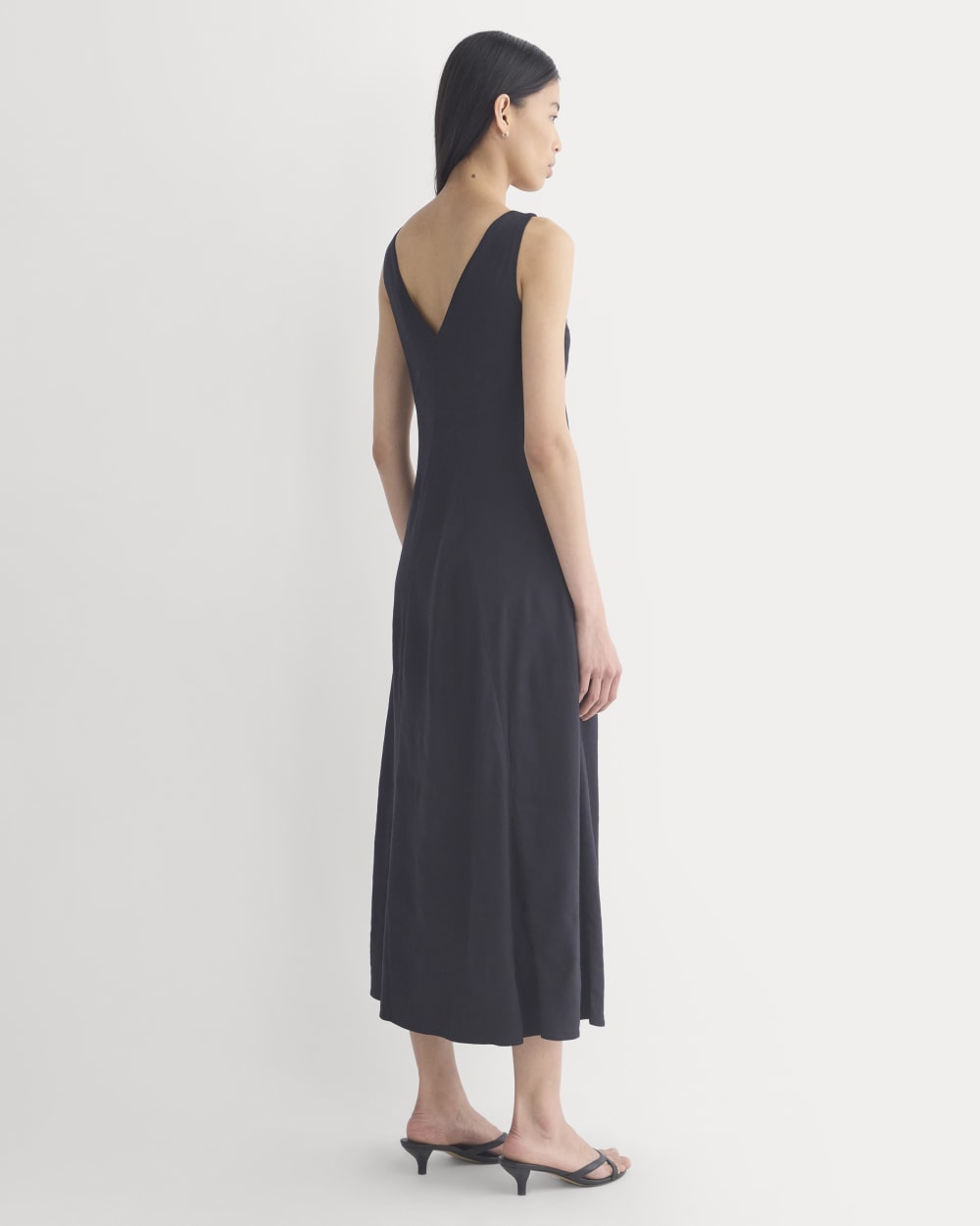 Deep V Seamed Dress in Stretch Linen | Black Everlane Deep V Seamed Dress in Stretch Linen | Black Everlane