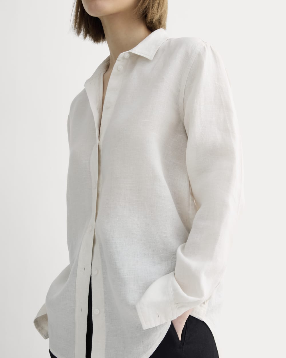 womens-relaxed-linen-shirt-natural-chambray