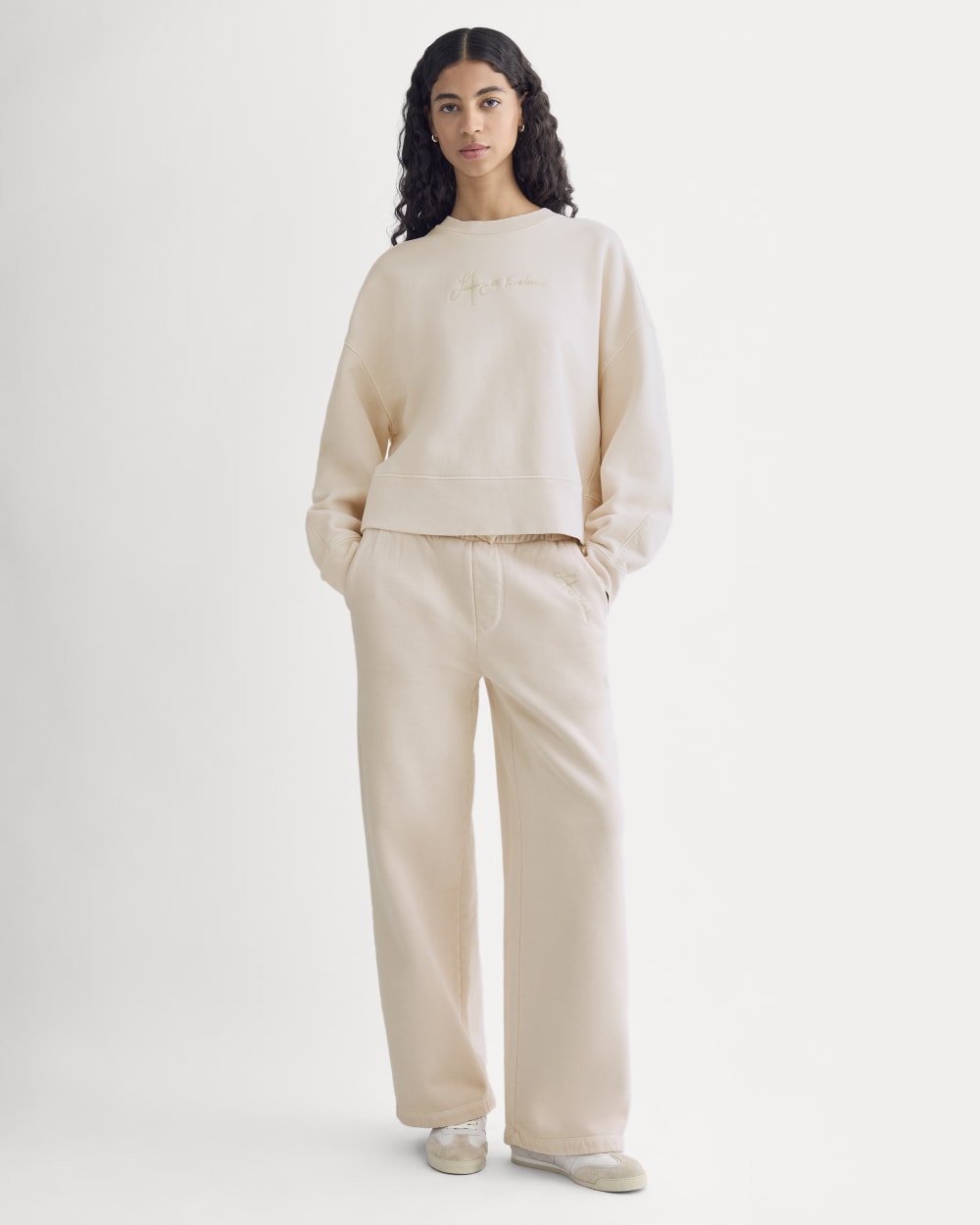 everlane-x-laufey-foundation-sweatshirt-pale-peony