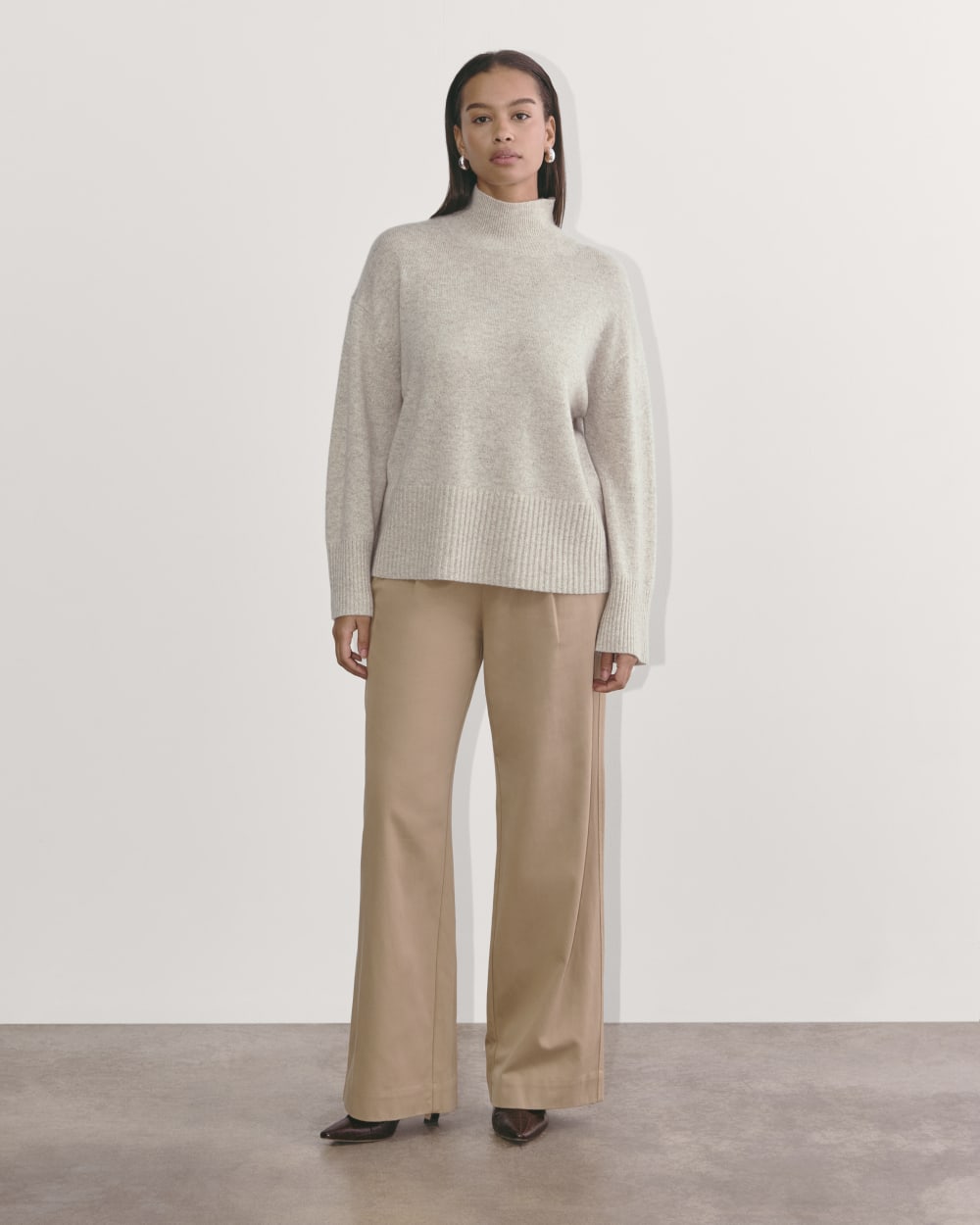 womens-cashmere-boxy-turtleneck-sweater-canvas