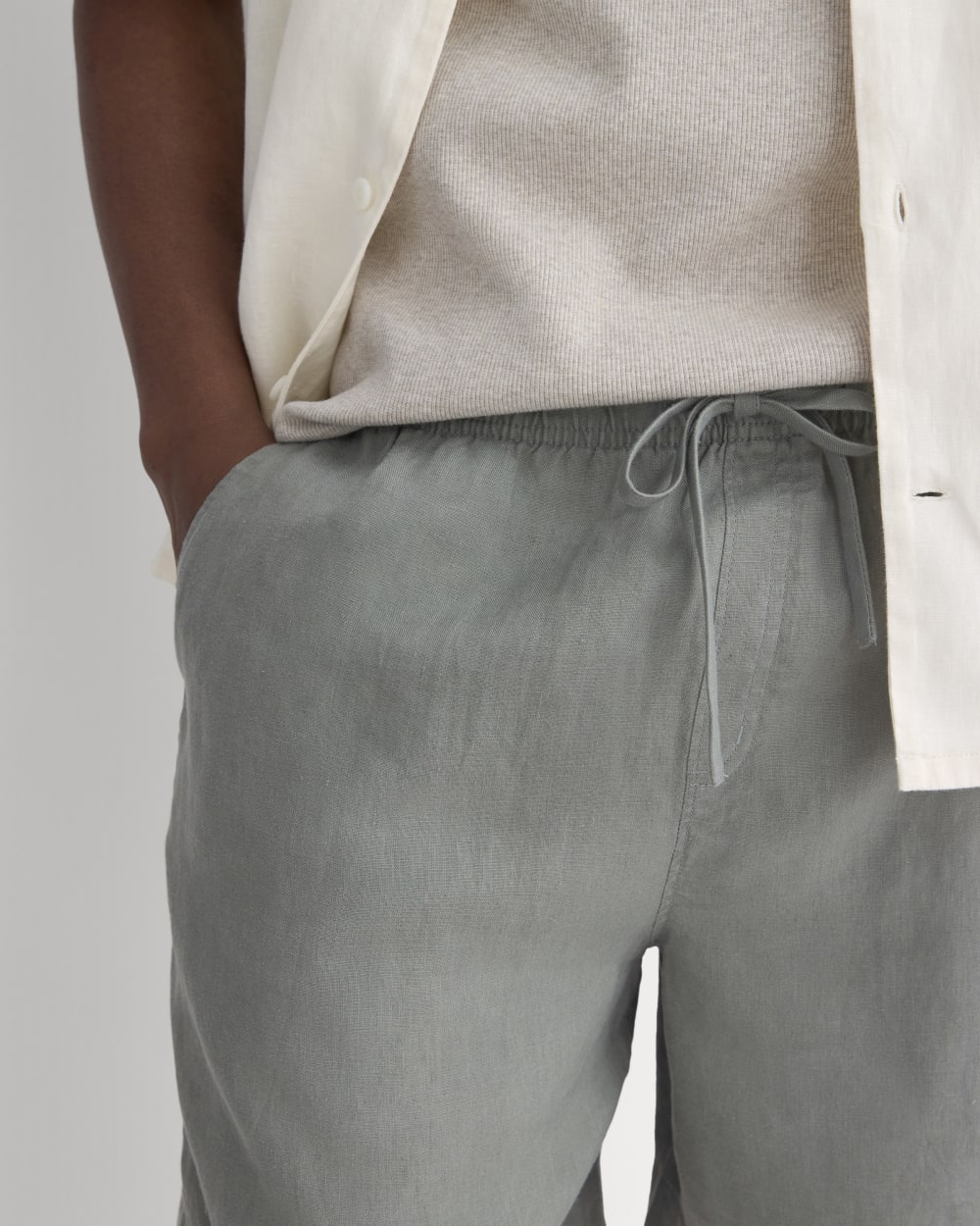 mens-linen-easy-short-agave-green | editorial