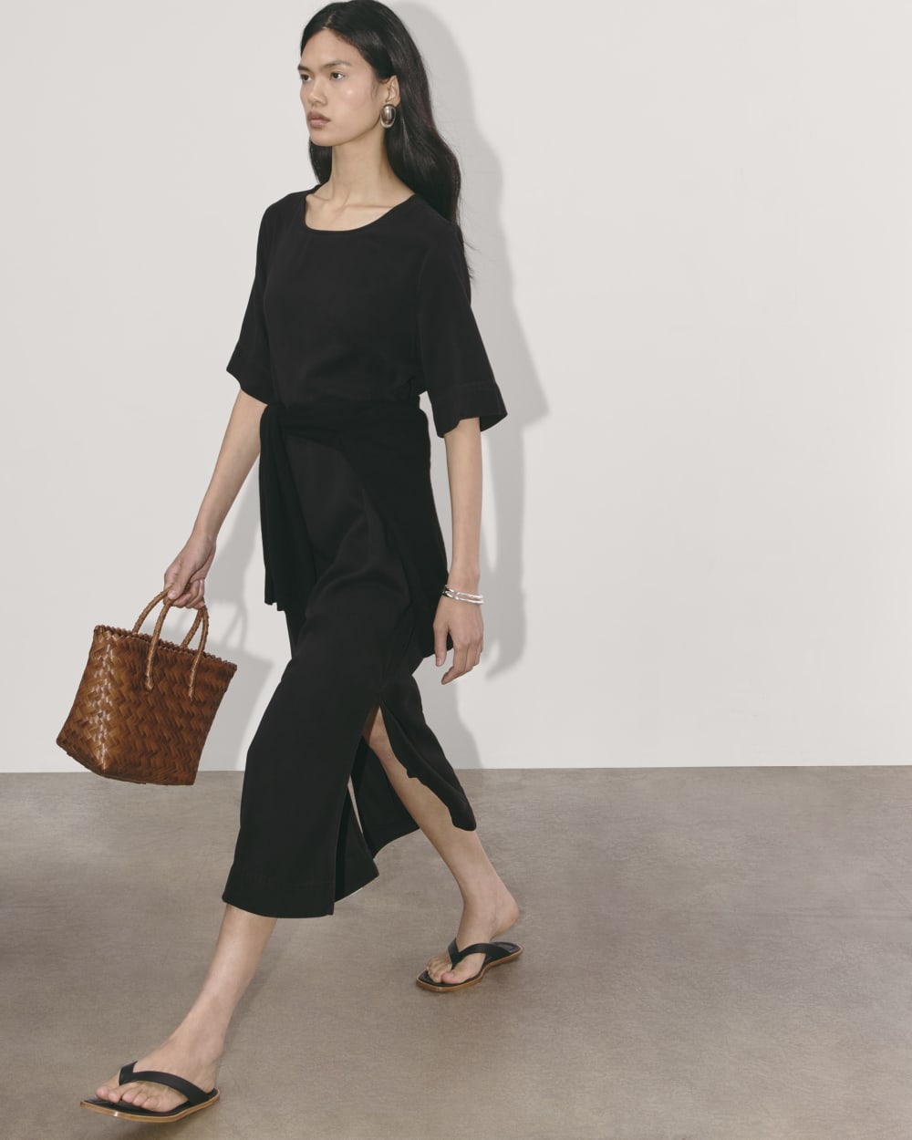 The Relaxed T-Shirt Dress in Buttersoft | Black – Everlane