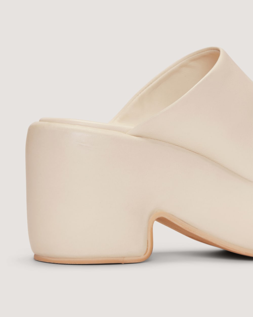 womens-puffa-clog-parchment