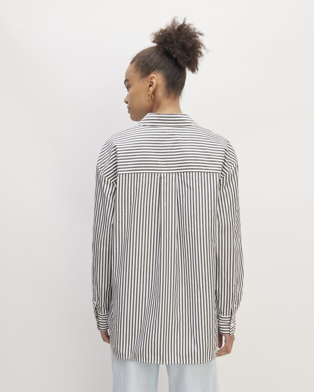【WHITE】Supima cotton stripe shirt【WOMEN】 The Supima® Cotton Boyfriend Shirt | Optic White / Black – Everlane