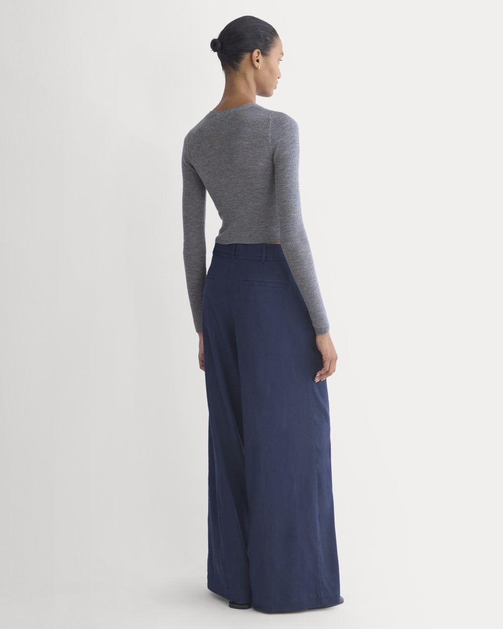 womens-cropped-crew-top-ultrafine-merino-heather-mid-grey