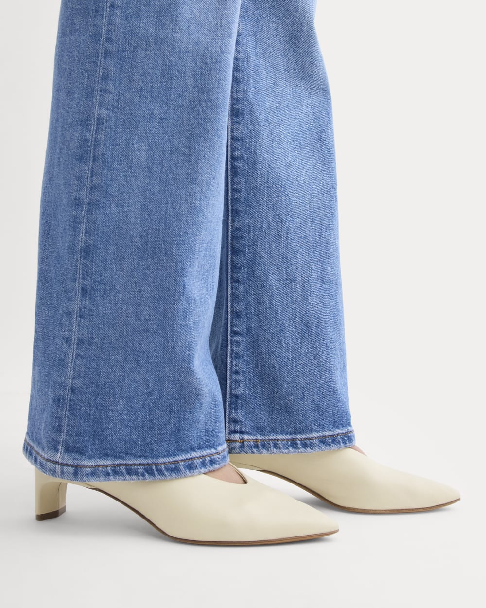 womens-italian-leather-almond-toe-pump-crema