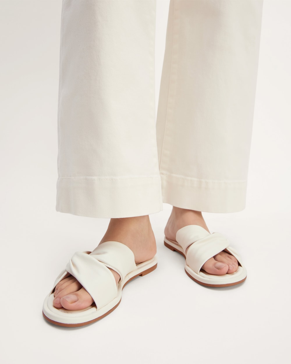 womens-leather-day-twist-sandal-canvas | alt