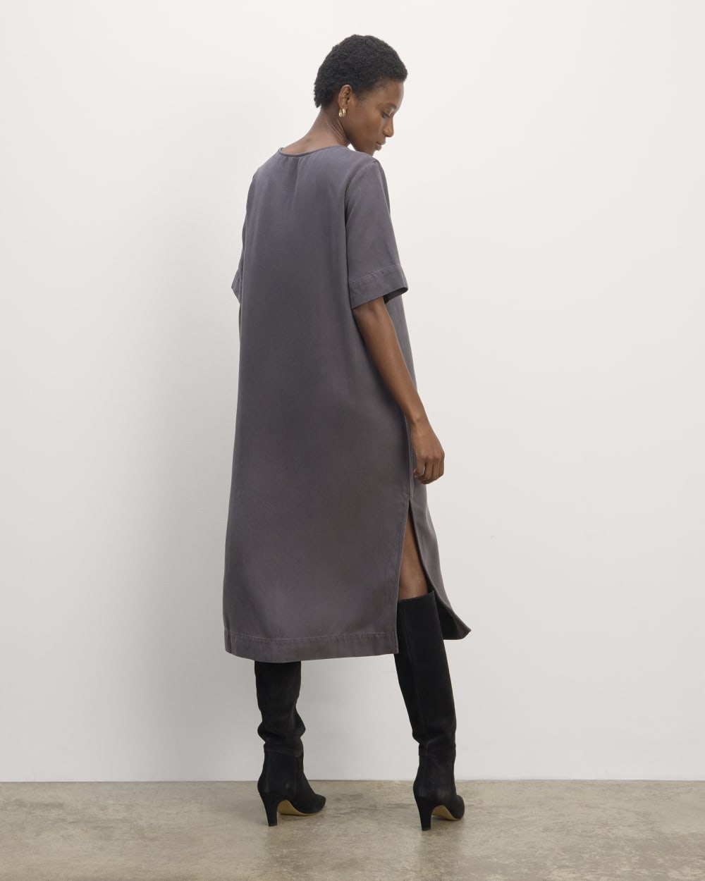 The Relaxed T-Shirt Dress in Buttersoft | Graphite – Everlane