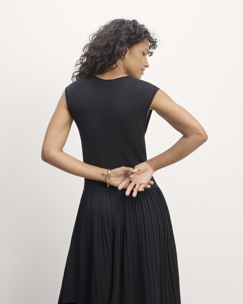 The Knit Pleated Dress | Black – Everlane