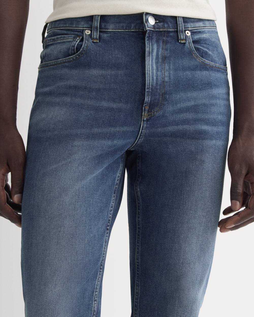 mens-relaxed-taper-fit-performance-jean-indigo-fade