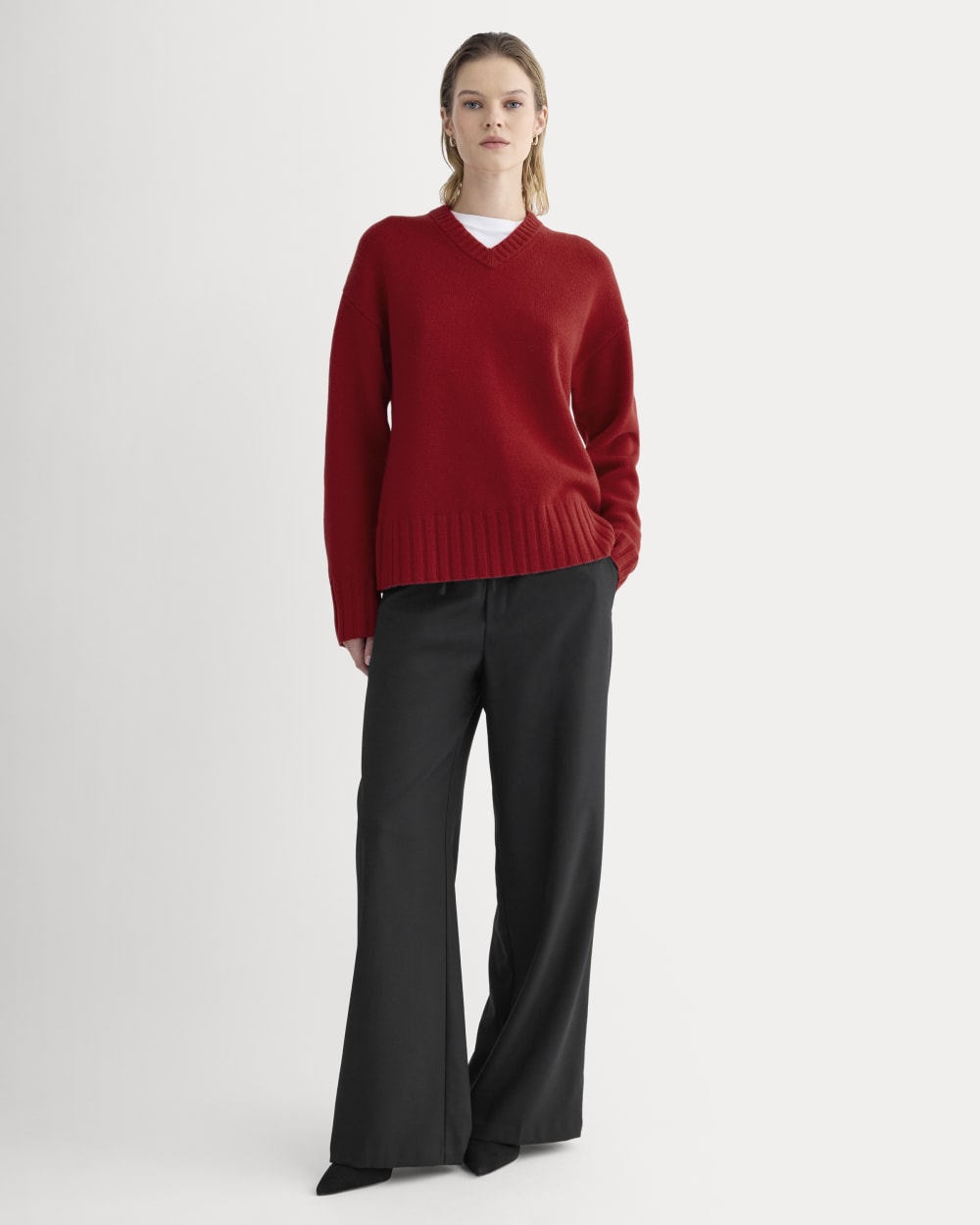 V-Neck Sweater in Extrafine Luxe Merino | Berry Red – Everlane