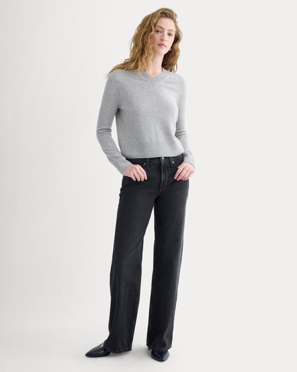 womens-cashmere-cropped-high-v-sweater-light-heather-grey