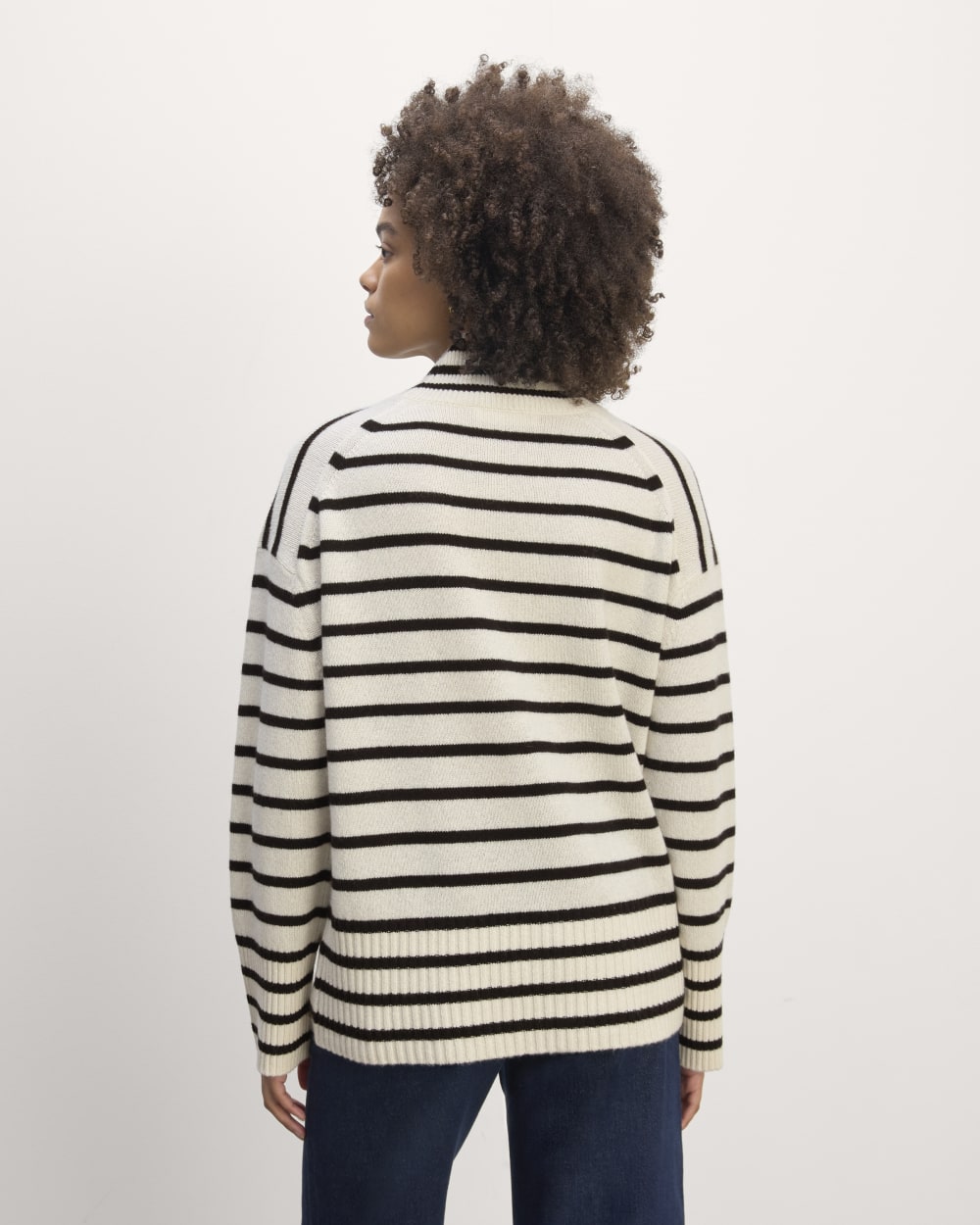 womens-cashmere-boxy-turtleneck-sweater-bone-black